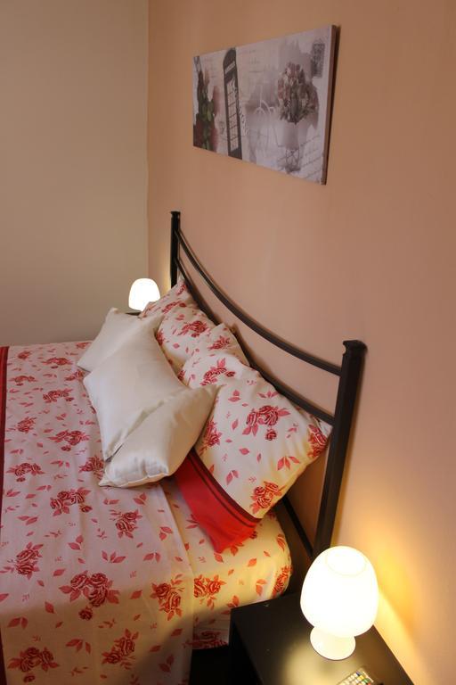 Casa Vacanza Etna ลิงกัวกลอสซา ภายนอก รูปภาพ