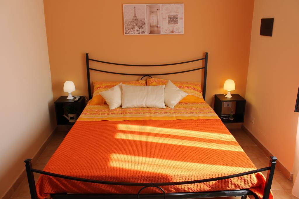 Casa Vacanza Etna ลิงกัวกลอสซา ภายนอก รูปภาพ